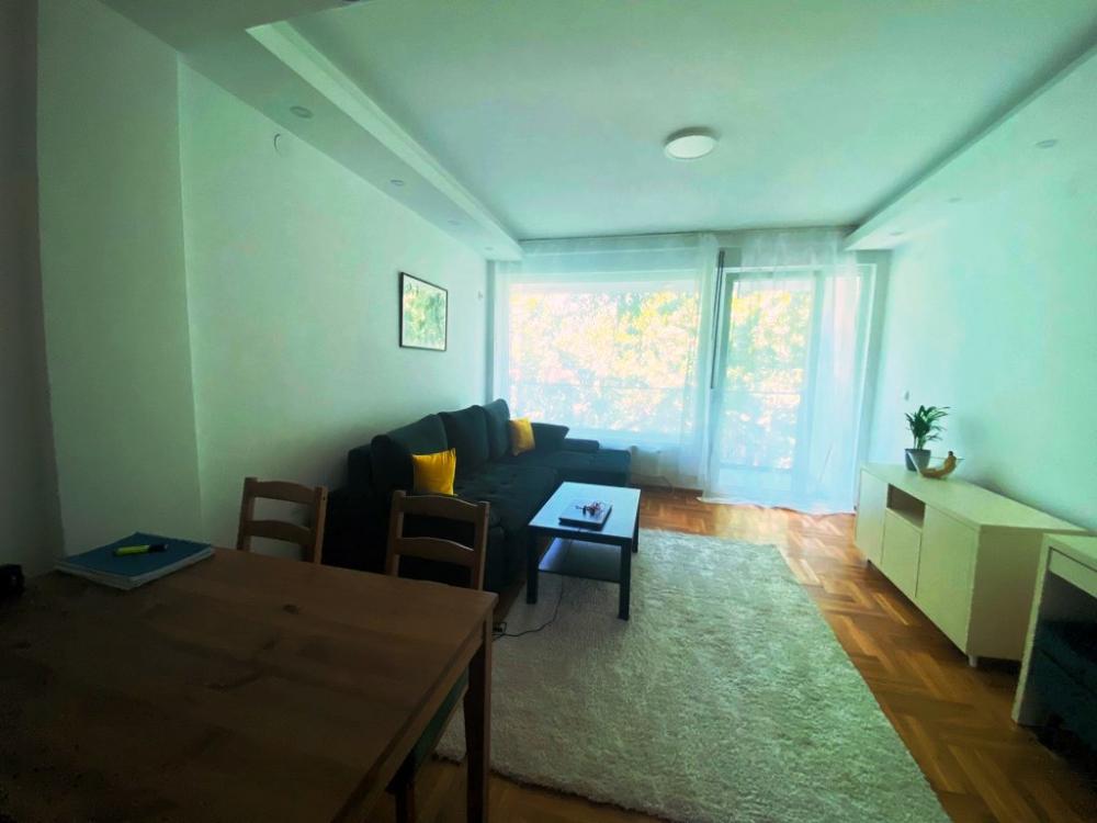 Slika 2 - Jednoiposoban stan sa garažom na keju