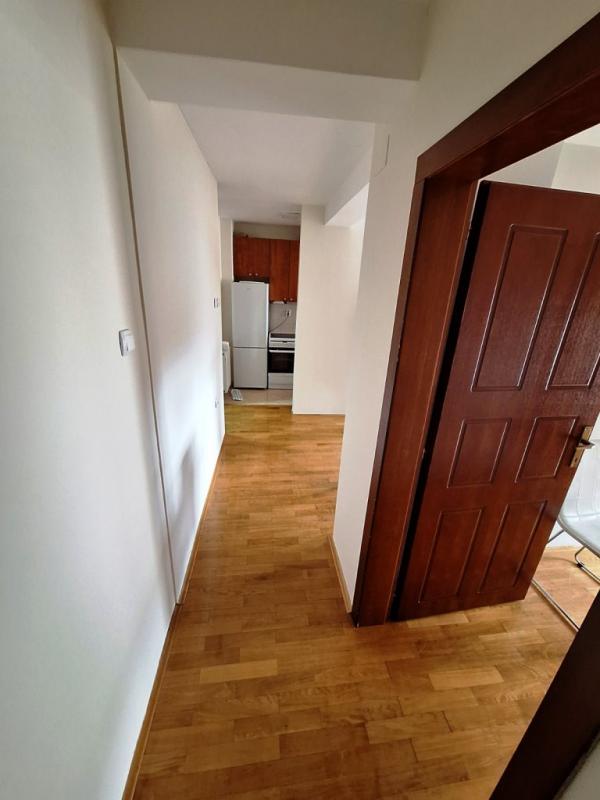 Slika 4 - Lep dvoiposoban stan na odličnoj lokaciji, Crveni Pevac