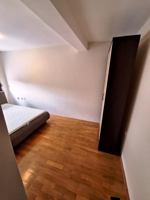 Slika 7 - Lep dvoiposoban stan na odličnoj lokaciji, Crveni Pevac