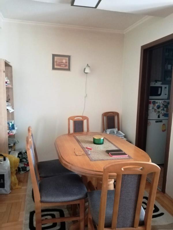 Slika 1 - Jednoiposoban stan u novijoj zgradi u centru