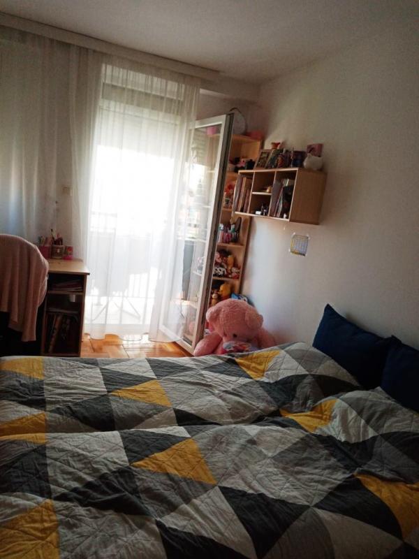 Slika 3 - Jednoiposoban stan u novijoj zgradi u centru