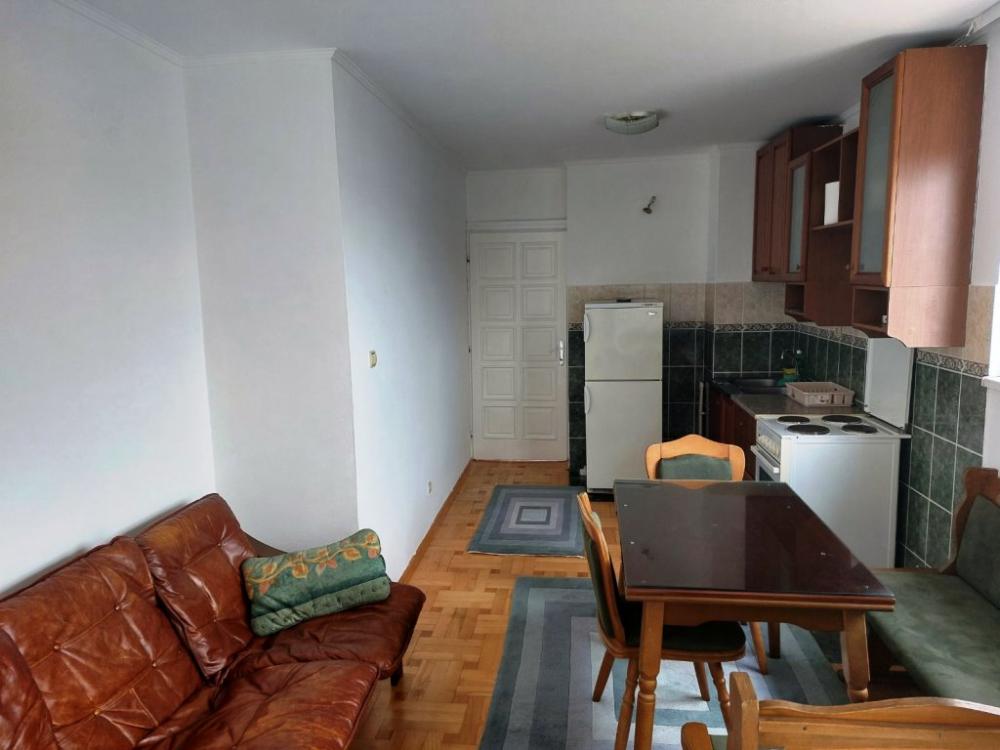 Slika 1 - Odličan dvoiposoban stan kod Čaira