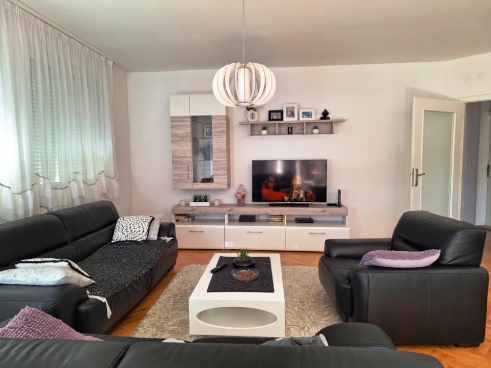 Glavna slika -Lux trosoban stan sa parking mestom kod Zone III