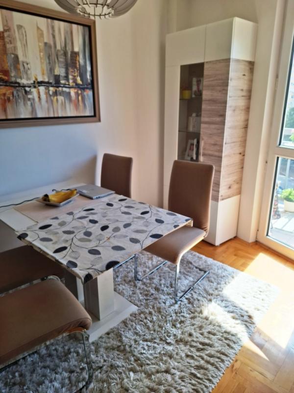 Slika 2 - Lux trosoban stan sa parking mestom kod Zone III