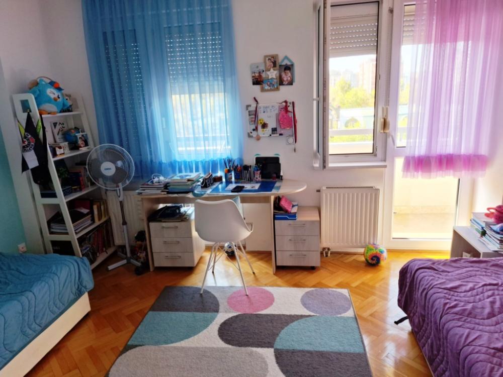 Slika 3 - Lux trosoban stan sa parking mestom kod Zone III