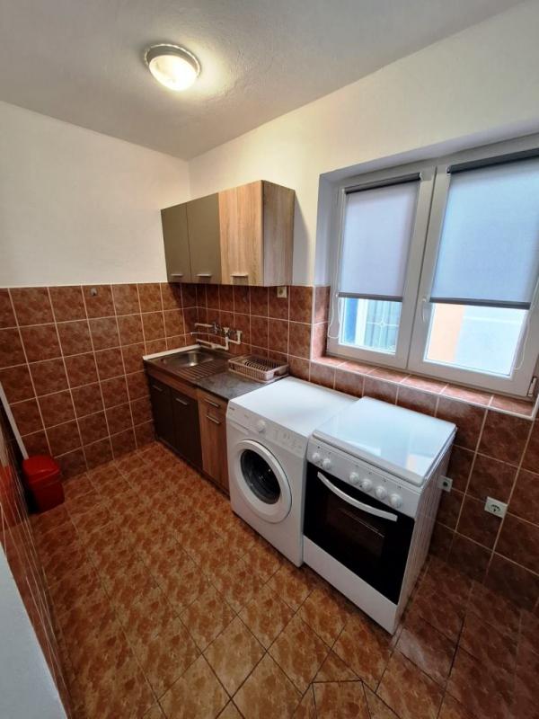 Slika 4 - Stan u kući sa uračunatim troškovima, pogodna za studente, Apelacioni sud