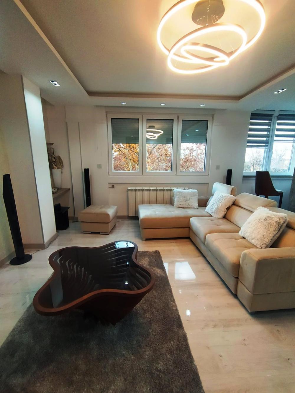 Glavna slika -Luksuzan, komforan 4.0 stan u centru