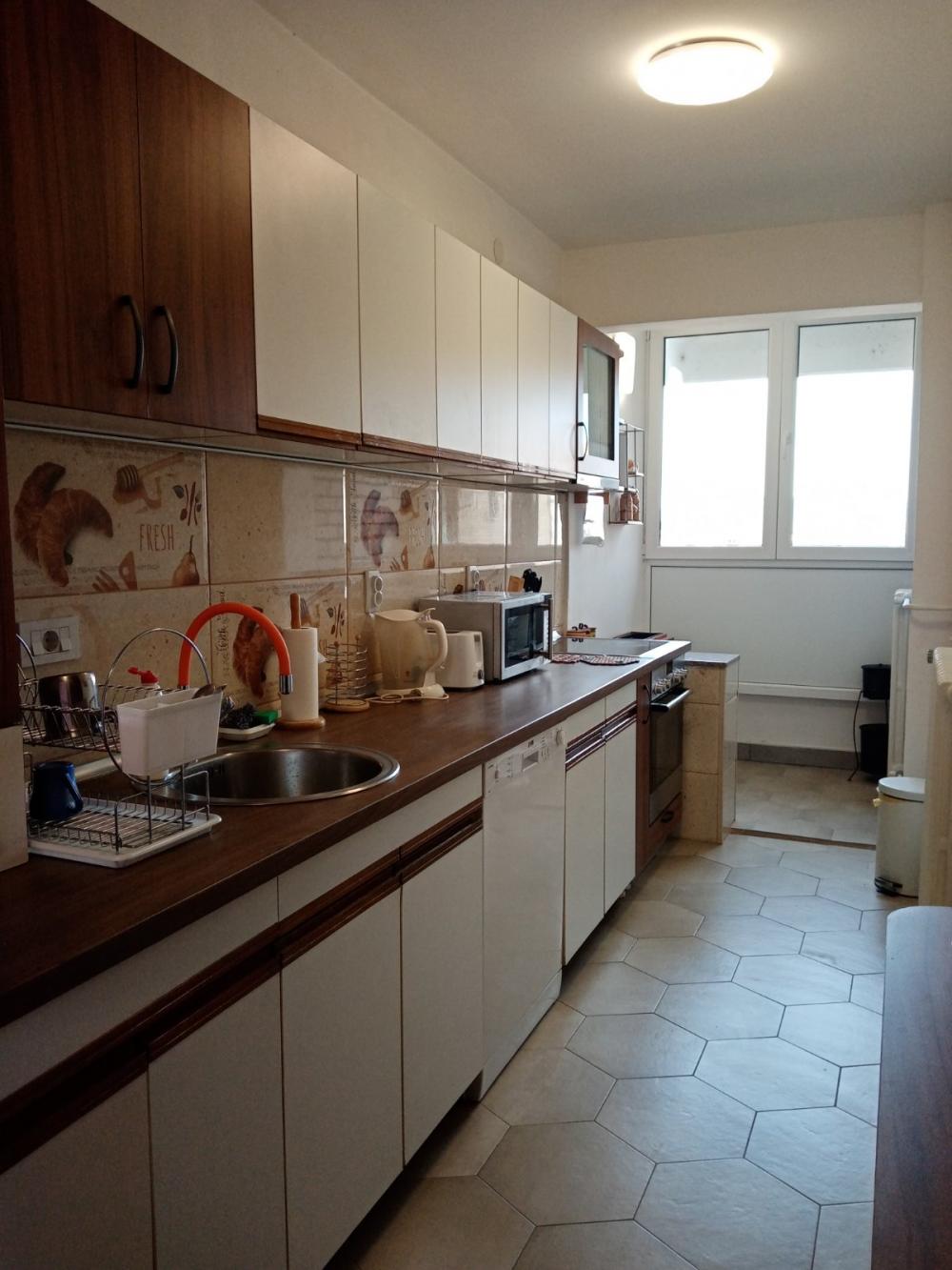 Slika 3 - Luksuzno namešten trosoban stan kod Pravnog fakulteta