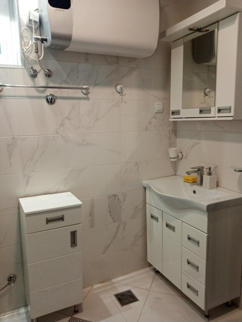 Slika 8 - Luksuzno namešten trosoban stan kod Pravnog fakulteta