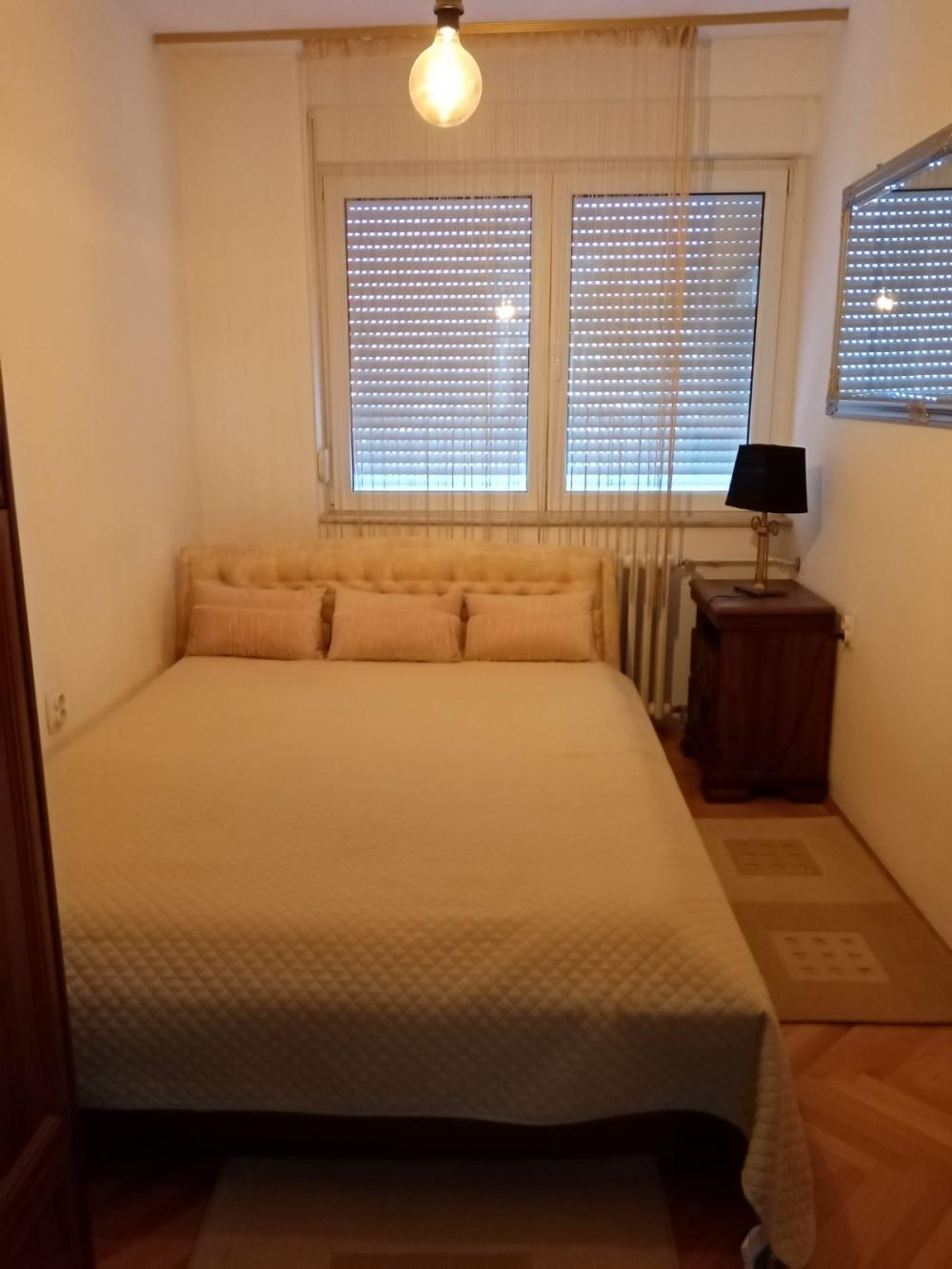 Slika 5 - Luksuzno namešten trosoban stan kod Pravnog fakulteta