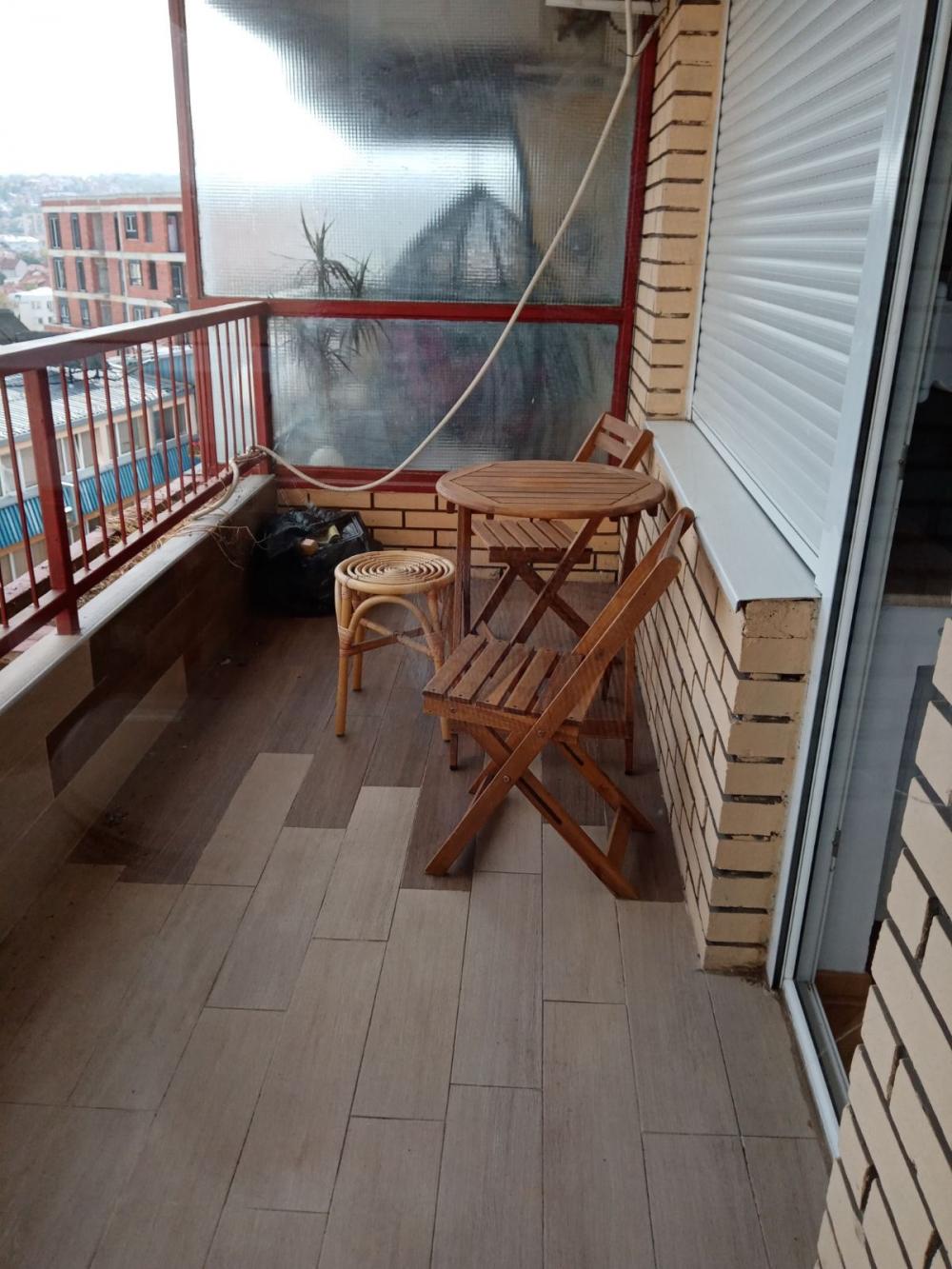 Slika 9 - Luksuzno namešten trosoban stan kod Pravnog fakulteta