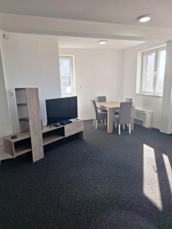 Glavna slika -Komforan dvoiposoban stan na Čairu