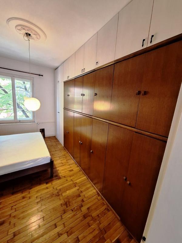 Slika 7 - Lep salonski stan trosobne strukture na Paliluli