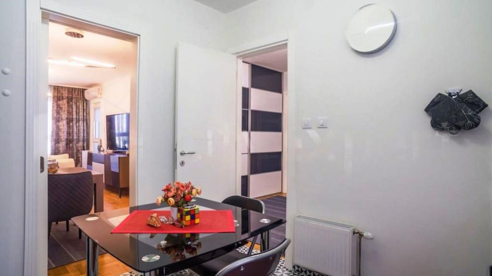 Slika 3 - Lux trosoban stan sa parkingom u podzemnoj garaži u blizini Delte