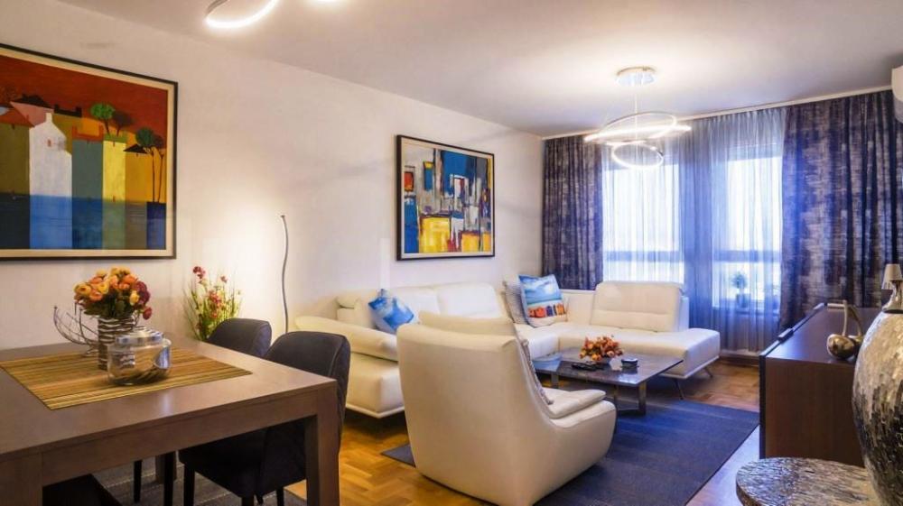 Slika 1 - Lux trosoban stan sa parkingom u podzemnoj garaži u blizini Delte