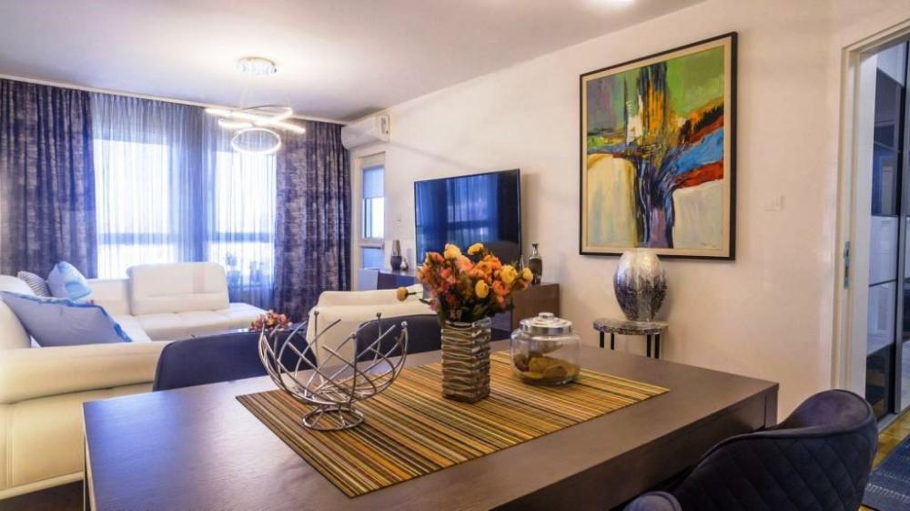 Slika 2 - Lux trosoban stan sa parkingom u podzemnoj garaži u blizini Delte