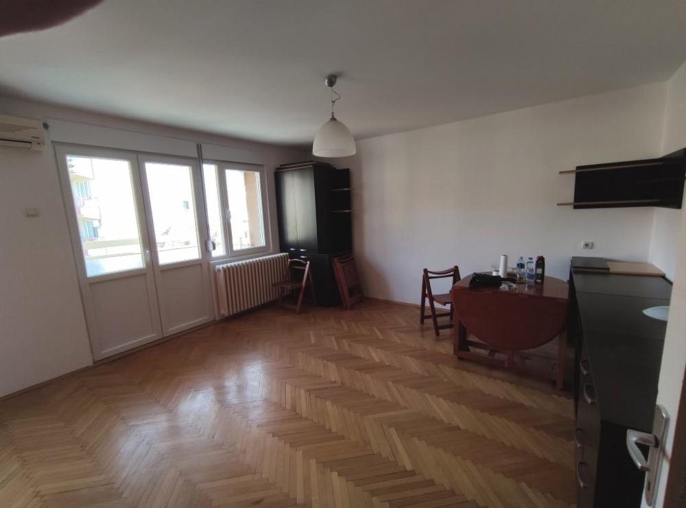 Slika 1 - Polunamešten dvosoban stan na Crvenom pevcu