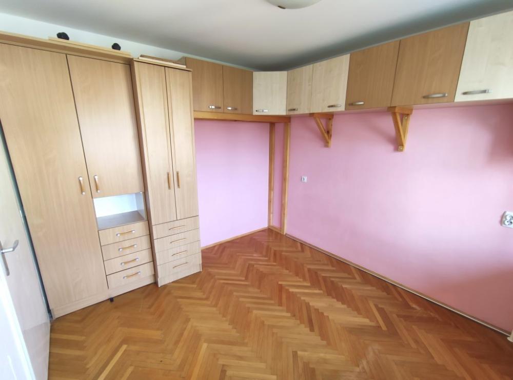 Slika 3 - Polunamešten dvosoban stan na Crvenom pevcu