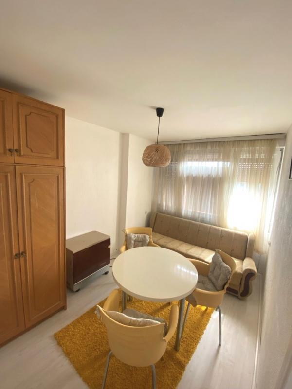 Slika 5 - Prostran jednosoban stan na Crvenom pevcu