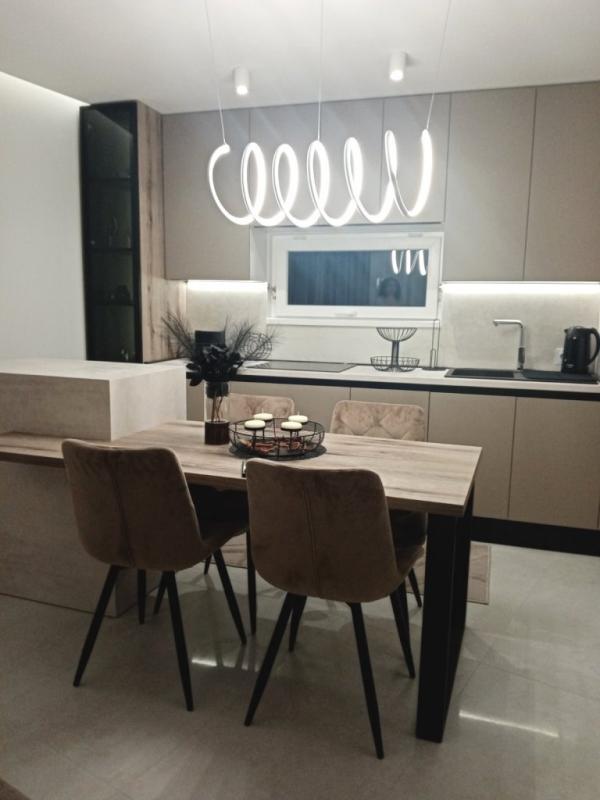 Slika 1 - Lux neuseljavan dvoiposoban stan sa garažnim mestom na najtraženijoj lokaciji na Bulevaru Nemanjića