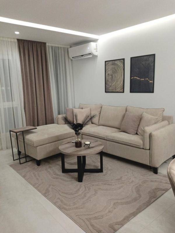 Glavna slika -Lux neuseljavan dvoiposoban stan sa garažnim mestom na najtraženijoj lokaciji na Bulevaru Nemanjića