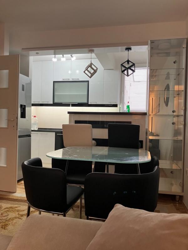 Slika 1 - Lux dvoiposoban stan u centru sa parkingom