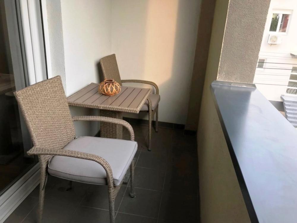 Slika 6 - Nov dvoiposoban stan, lepo opremljen, Durlan