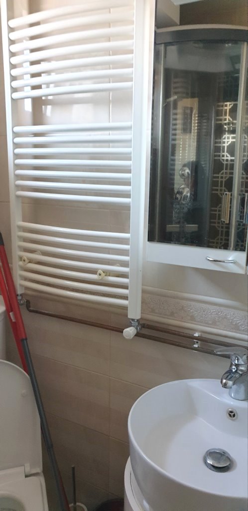 Slika 7 - Lep troiposoban stan u blizini Pravnog i Ekonomskog fakulteta