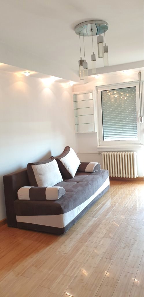 Slika 4 - Lep troiposoban stan u blizini Pravnog i Ekonomskog fakulteta