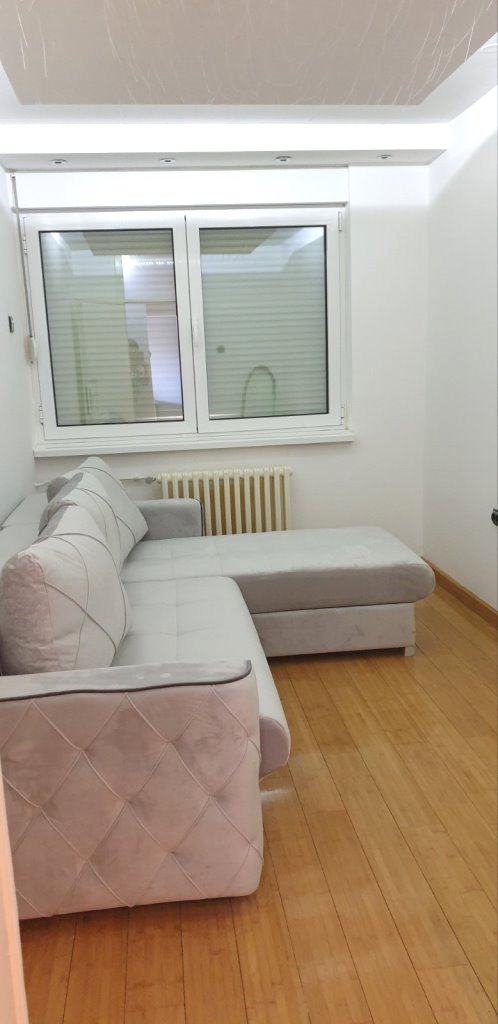 Slika 3 - Lep troiposoban stan u blizini Pravnog i Ekonomskog fakulteta