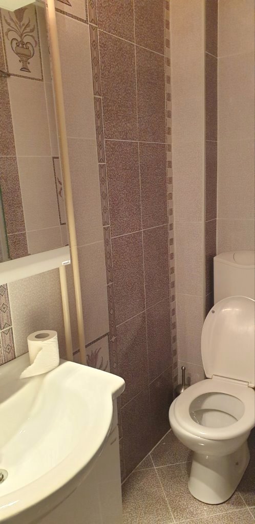 Slika 9 - Lep troiposoban stan u blizini Pravnog i Ekonomskog fakulteta