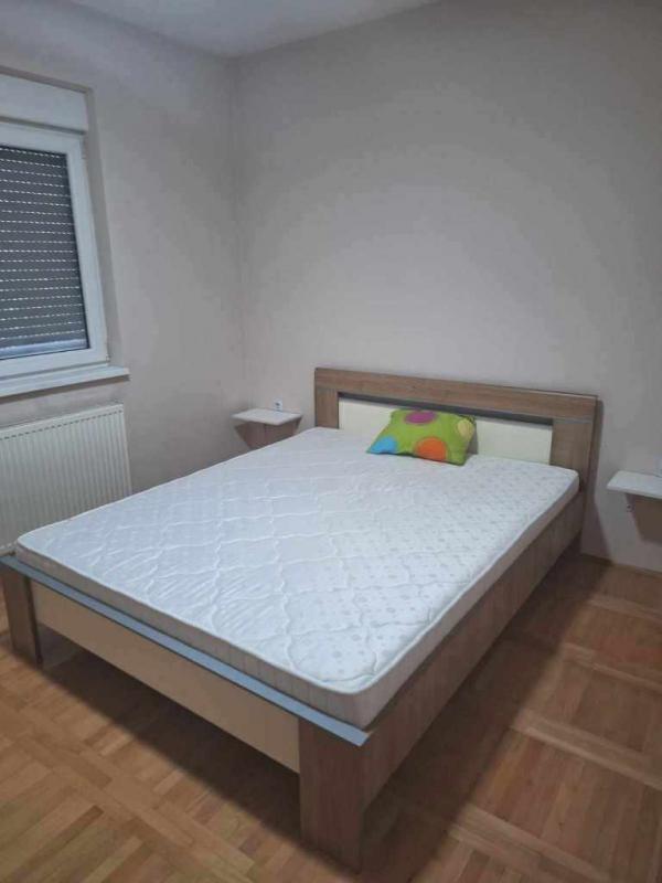 Slika 7 - Nov dvoiposoban stan na Crvenom pevcu