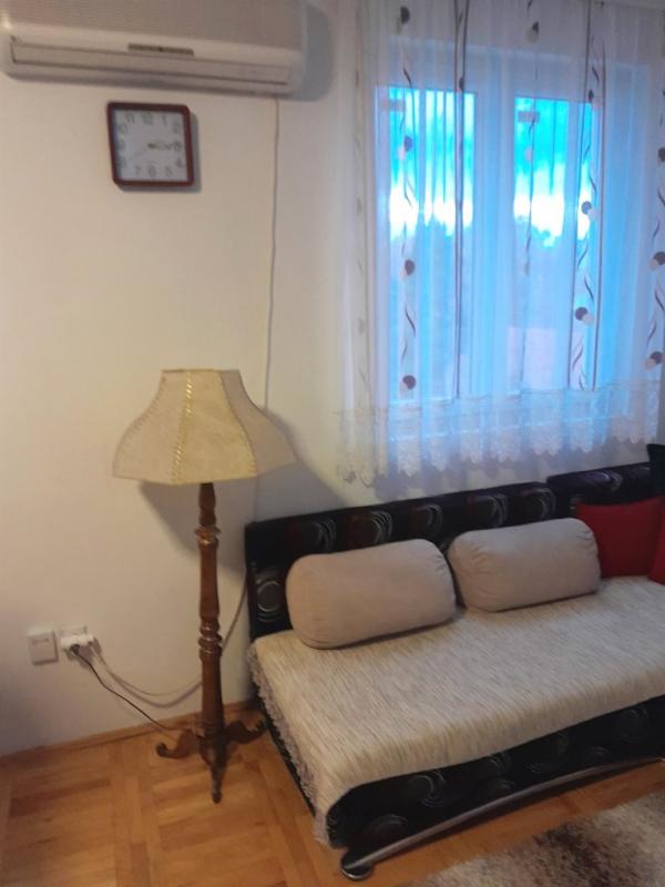 Slika 1 - Jednoiposoban stan kod Medicinskog fakulteta