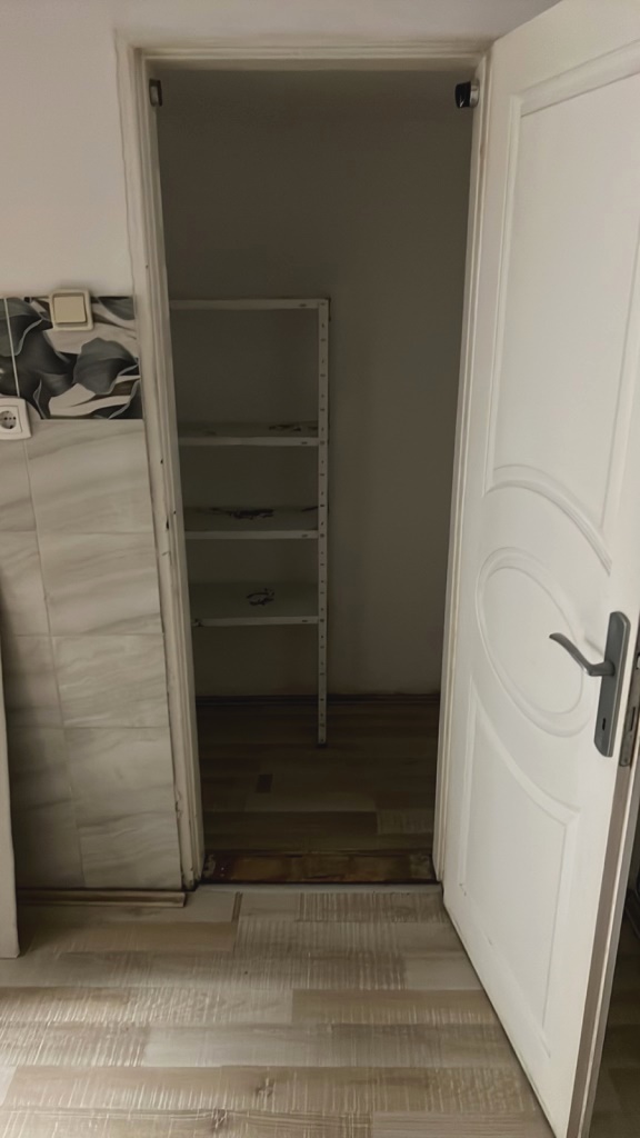 Slika 5 - Nenamešten trosoban stan na Čairu