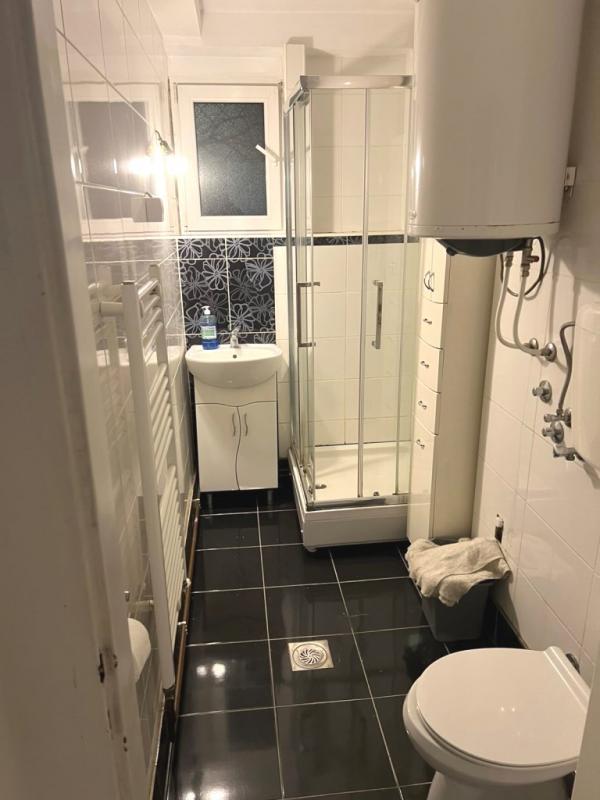 Slika 8 - Nenamešten trosoban stan na Čairu