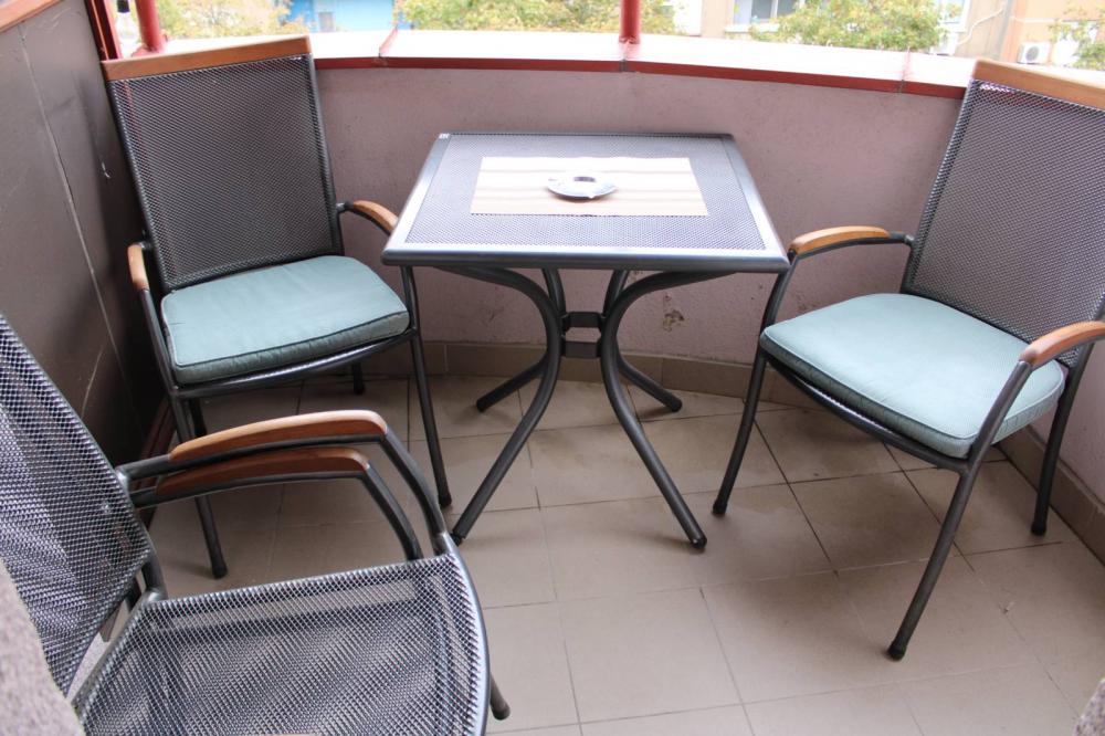 Slika 6 - Trosoban, 85m2, Pravni fakultet Niš, sa terasom, sa parkingom