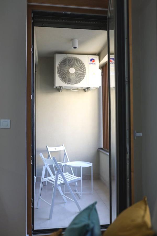 Slika 9 - Lux neuseljavan jednoiposoban stan na Bulevaru Nemanjića