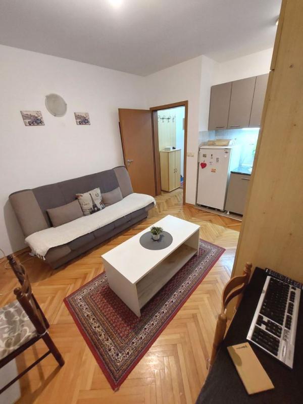 Glavna slika -Izdavanje stana, 24m2, Niš centar Niš