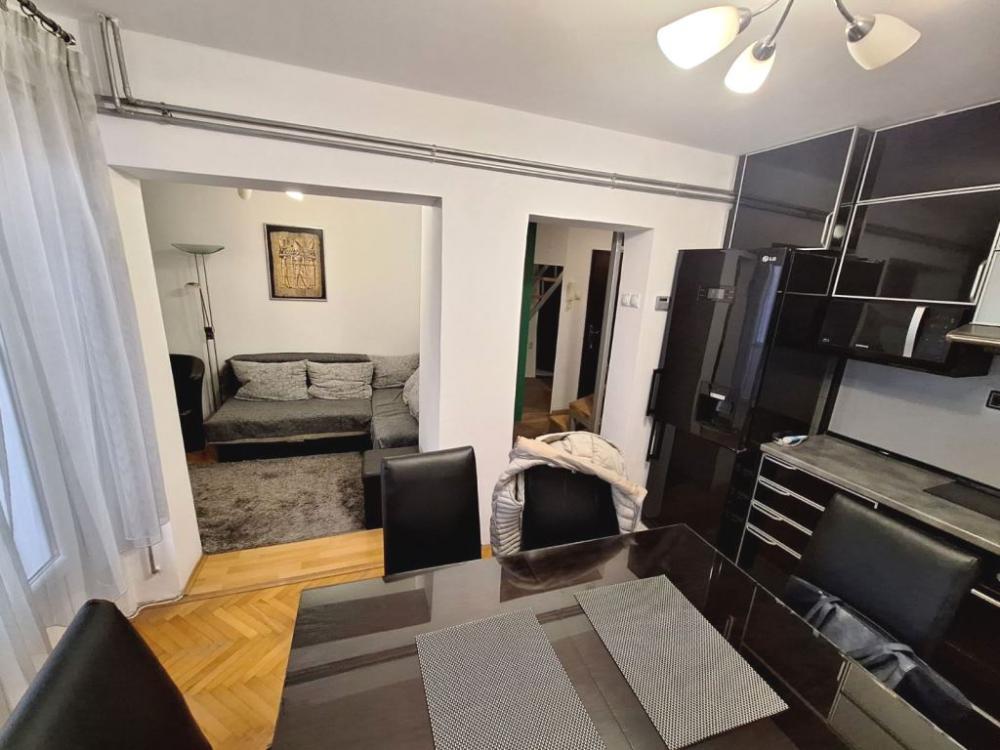 Slika 1 - Duplex u blizini crkve Sveti Luka