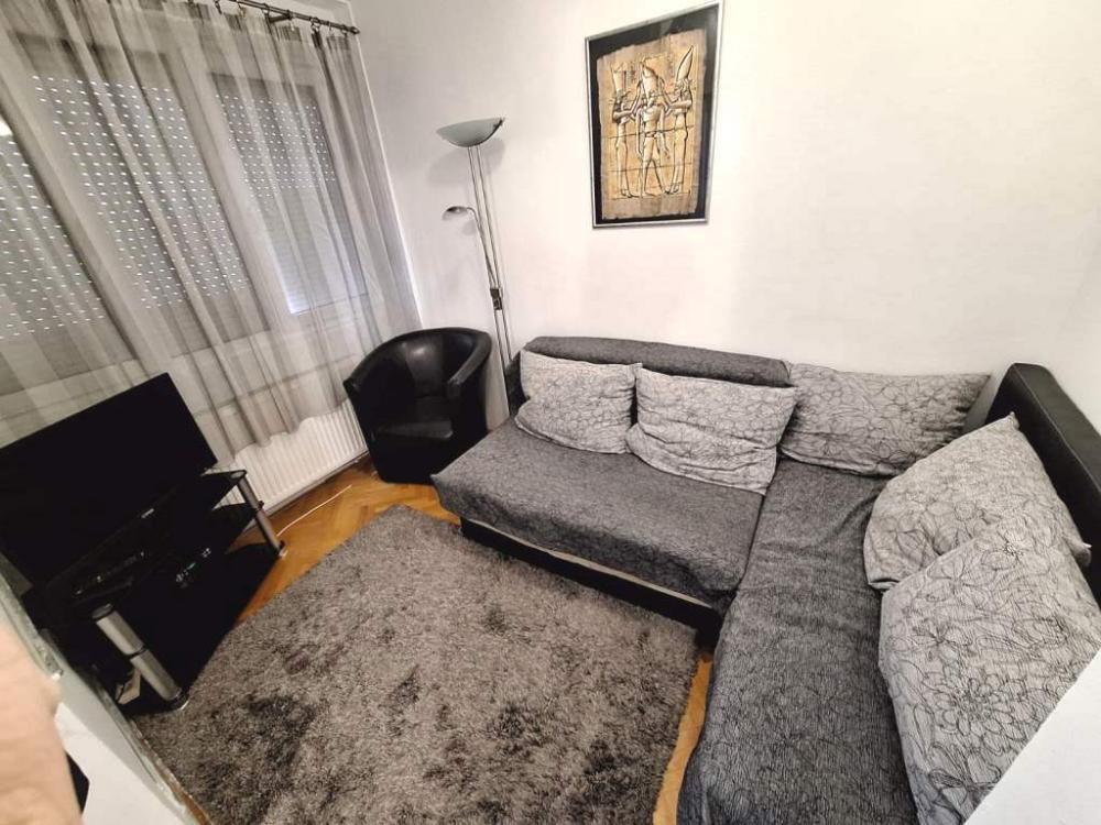Glavna slika -Duplex u blizini crkve Sveti Luka