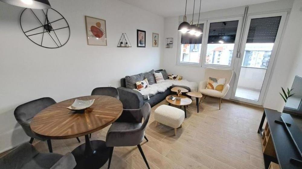 Glavna slika -Nov neuseljavan jednoiposoban stan sa parkingom u podzemnoj garaži, Pantelej