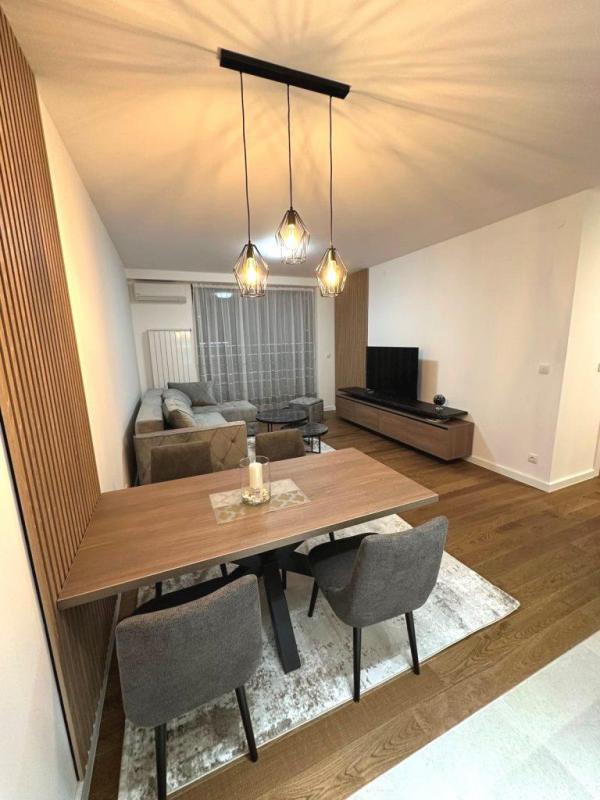 Slika 1 - Jednoiposoban stan sa parkingom u modernom stambenom kompleksu na Bulevaru Nemanjića