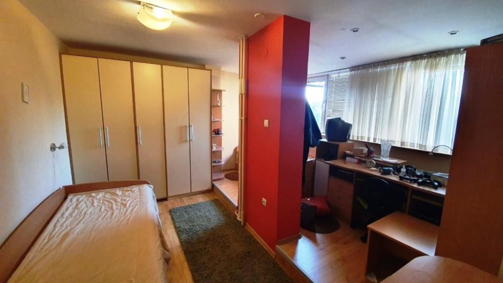 Slika 6 - Komforan četvorosoban stan na Bulevaru Nemanjića