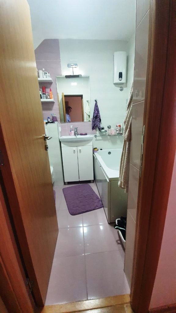 Slika 8 - Komforan četvorosoban stan na Bulevaru Nemanjića