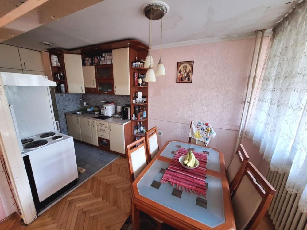 Slika 3 - Trosoban stan na Bulevaru Nemanjića