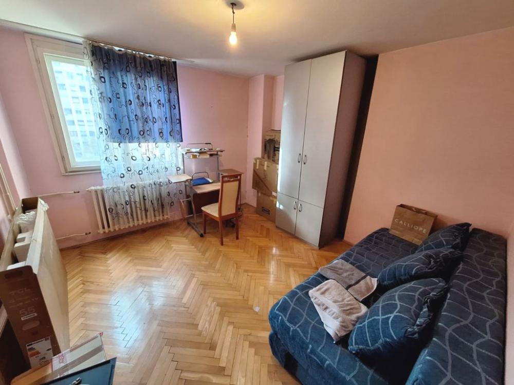 Slika 4 - Trosoban stan na Bulevaru Nemanjića