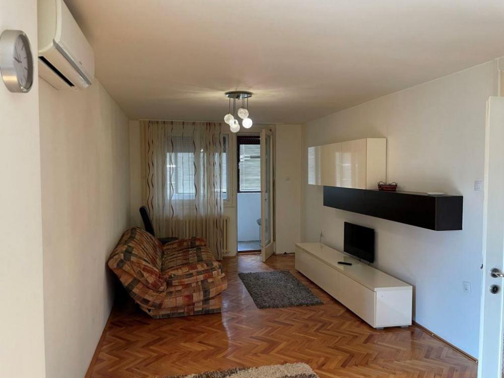 Glavna slika -Komforan jednoiposoban stan na Vizantijskom bulevaru