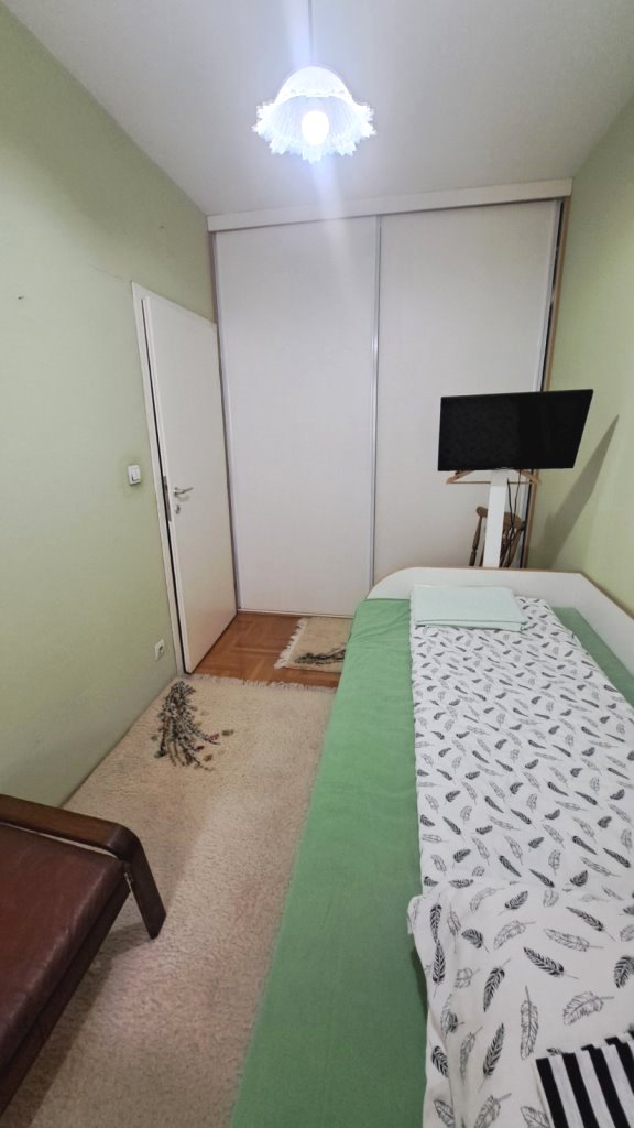 Slika 6 - Jednoiposoban stan na Čairu