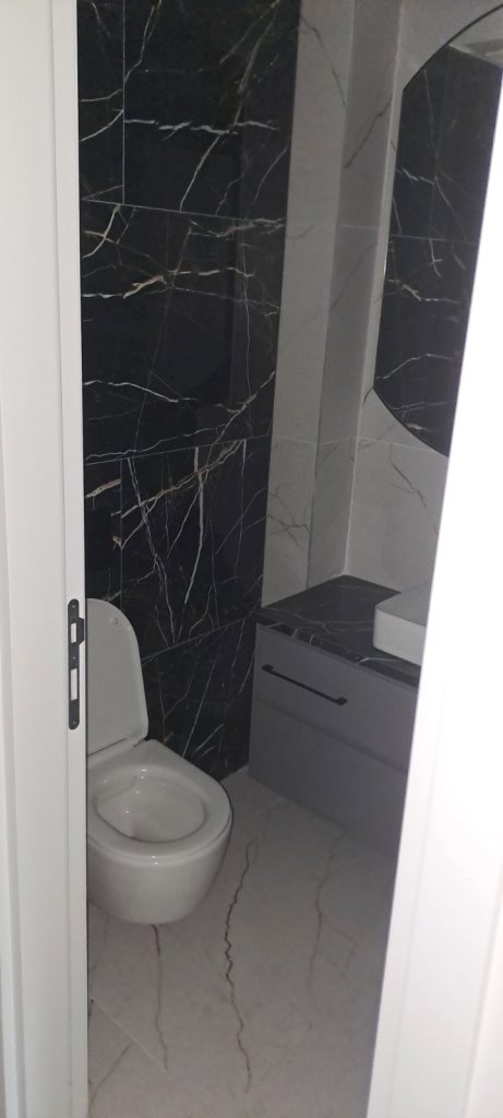 Slika 5 - Polunamešten dvoiposoban stan u novoj zgradi u blizini Delte