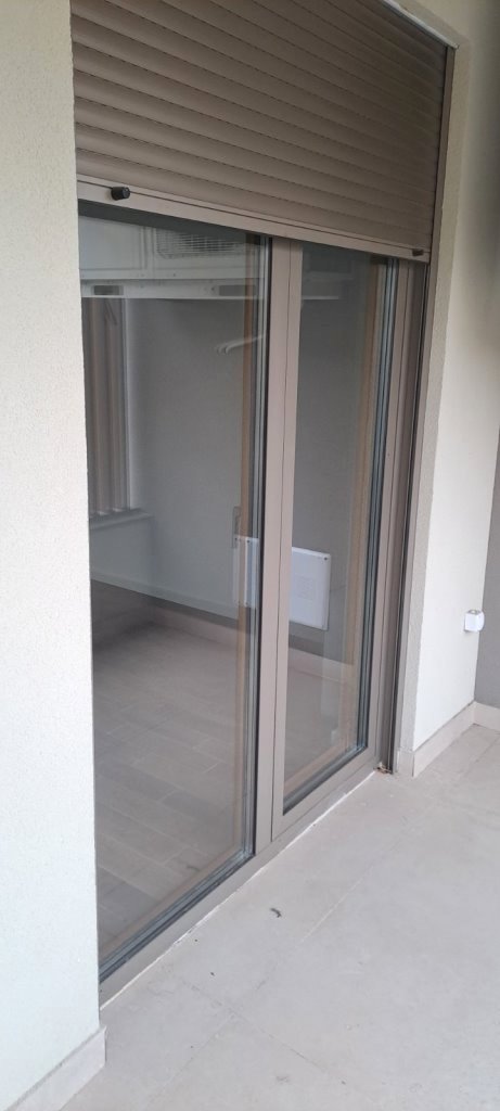 Slika 7 - Polunamešten dvoiposoban stan u novoj zgradi u blizini Delte